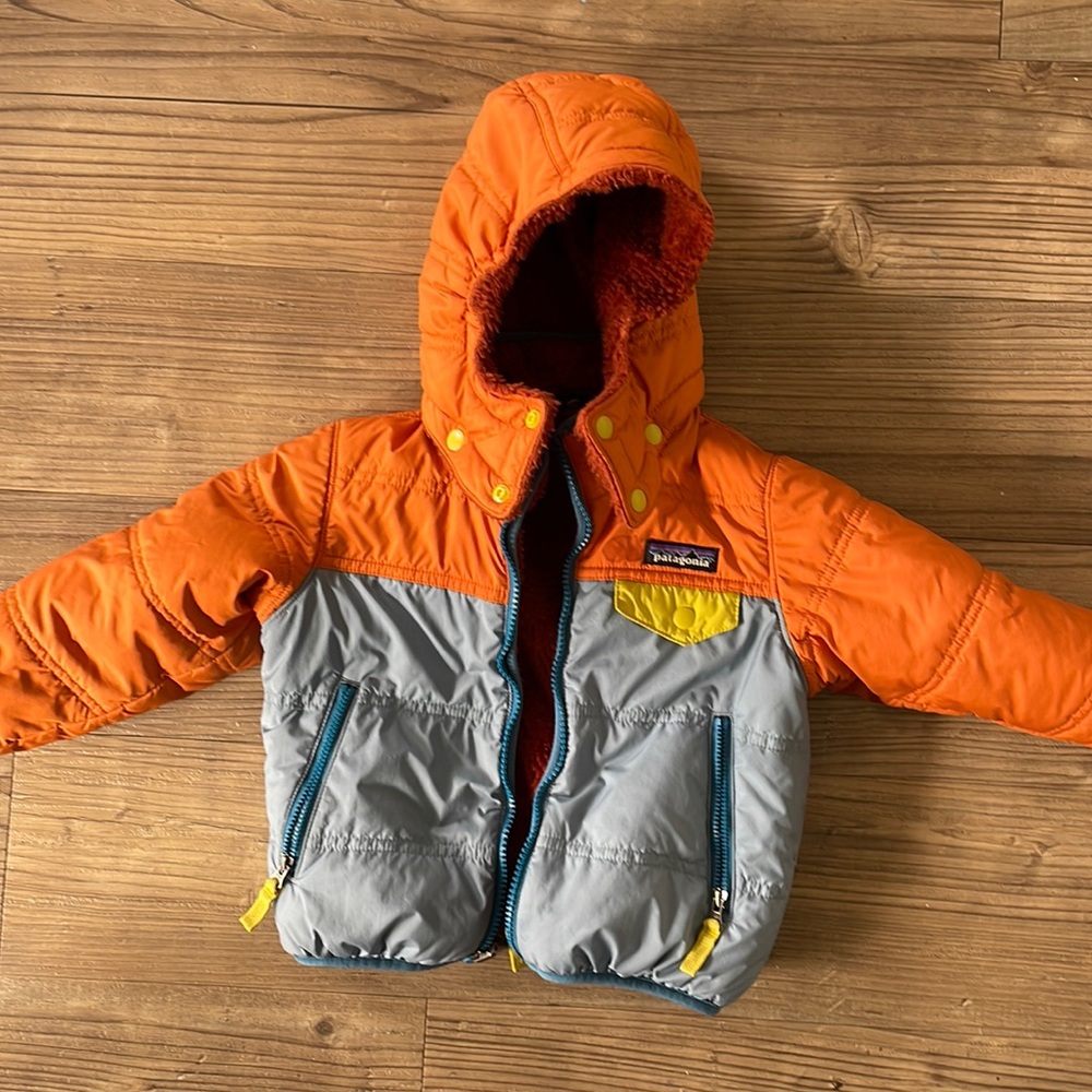 2T reversible jacket with removable hood